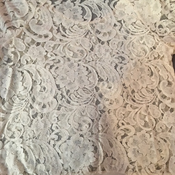 White lace top - Picture 4 of 4